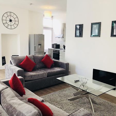 Spacious & Modern 2 Bed Apartment At Knightsbridge 런던 외부 사진