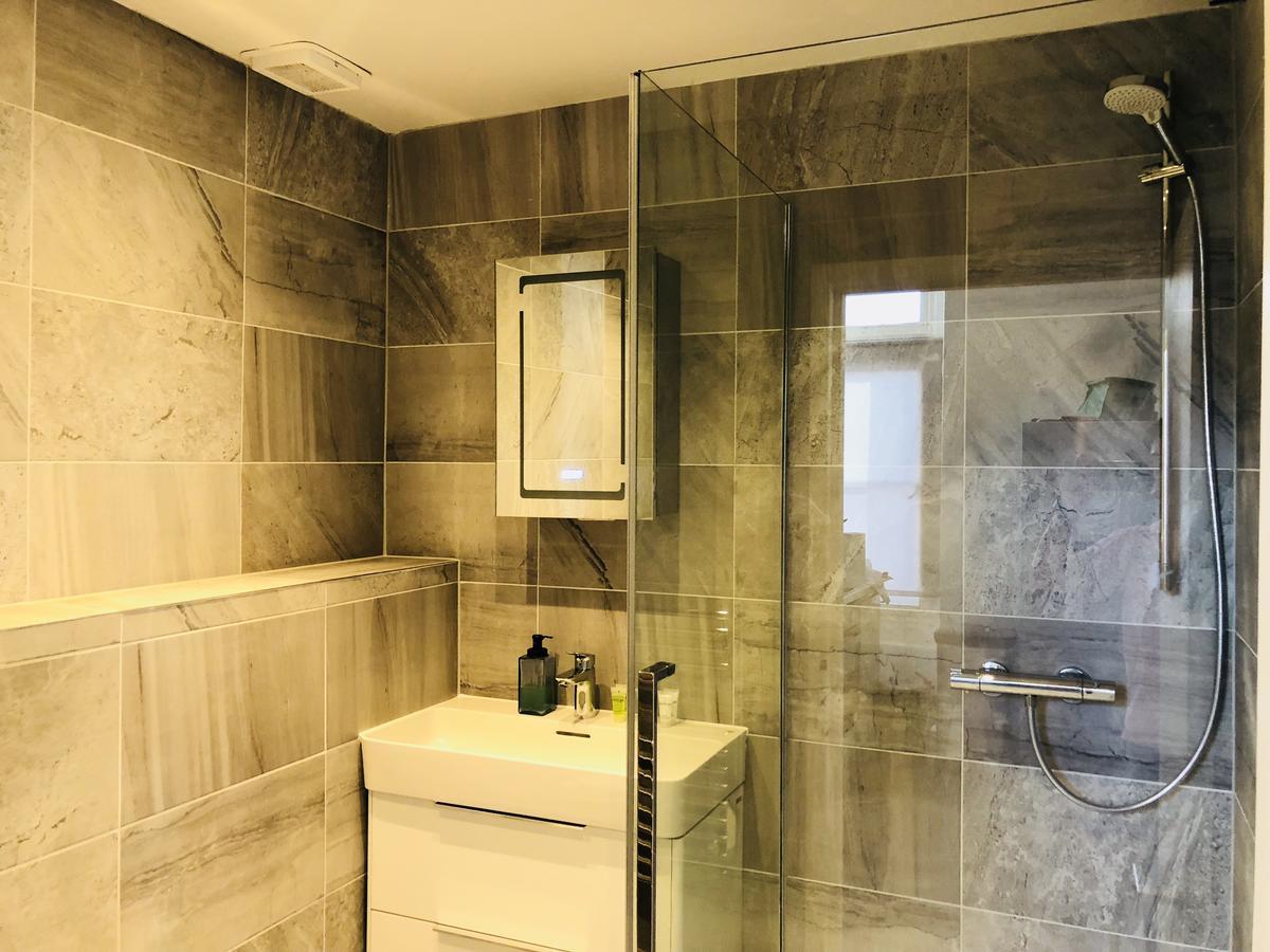 Spacious & Modern 2 Bed Apartment At Knightsbridge 런던 외부 사진