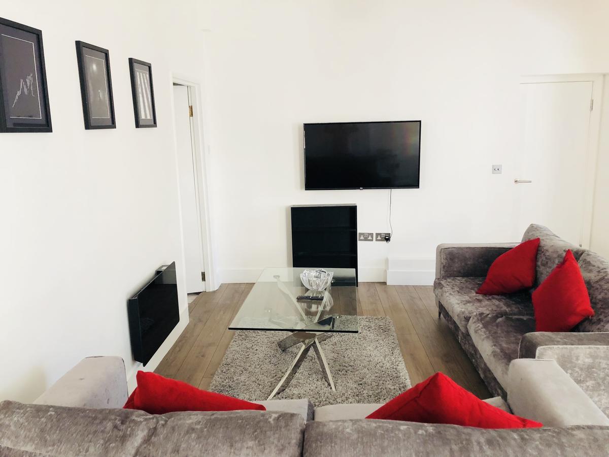 Spacious & Modern 2 Bed Apartment At Knightsbridge 런던 외부 사진